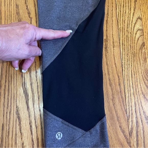 Lululemon Pace Rival Crop 22” in Heathered Gray/Black ~ Small Flaw in Mesh - Picture 11 of 16